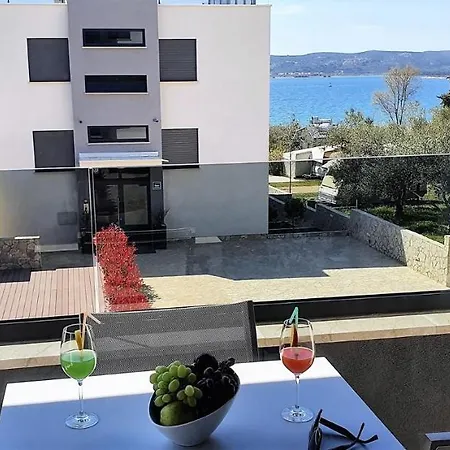 Ivan 4* Sveti Filip i Jakov