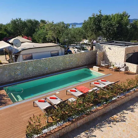 Ivan בית הארחה 4*