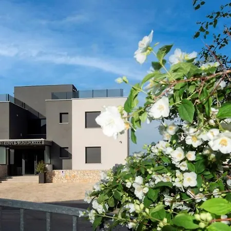 Ivan בית הארחה