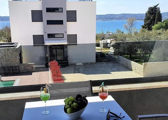 Ivan 4* Sveti Filip i Jakov